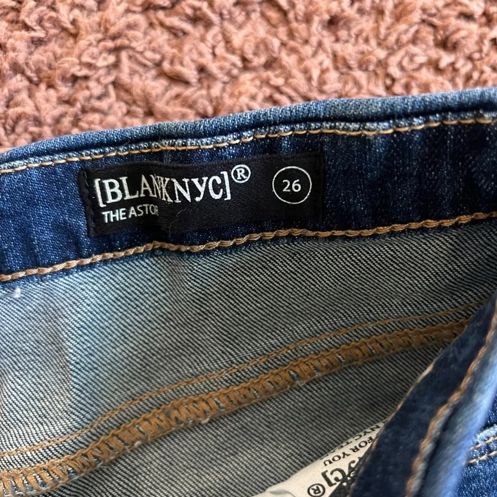 BLANKNYC Women's Denim Shorts Distressed Raw Hem Dark Wash Size 26‎ NWT